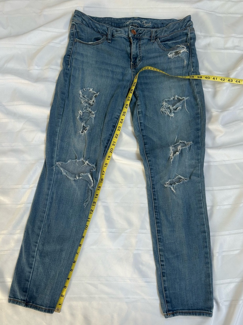 American Eagle Distressed Stretch Skinny Jeans Size 12 Light Wash